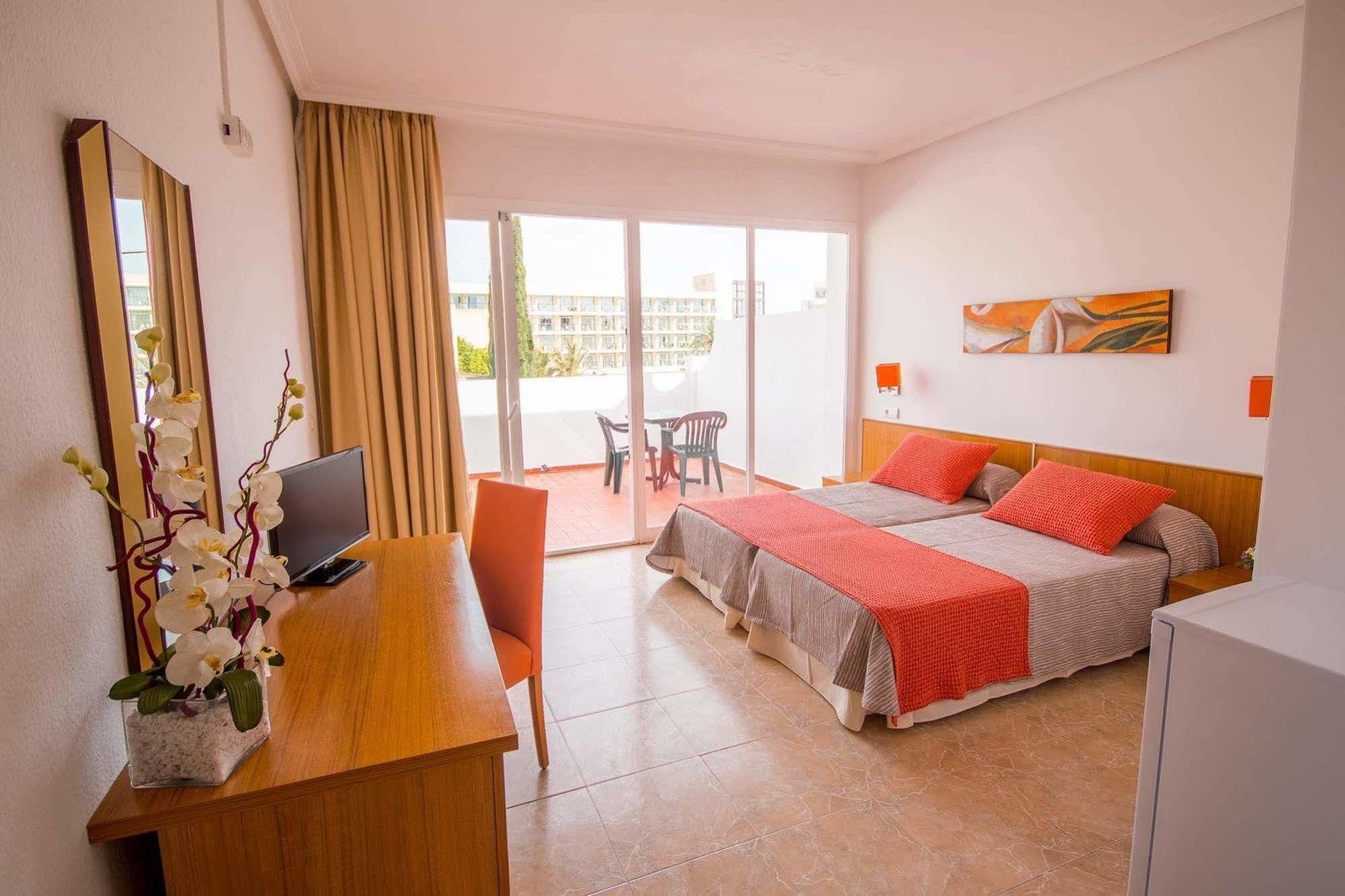 Hostal Los Pinos Es Cana Εξωτερικό φωτογραφία
