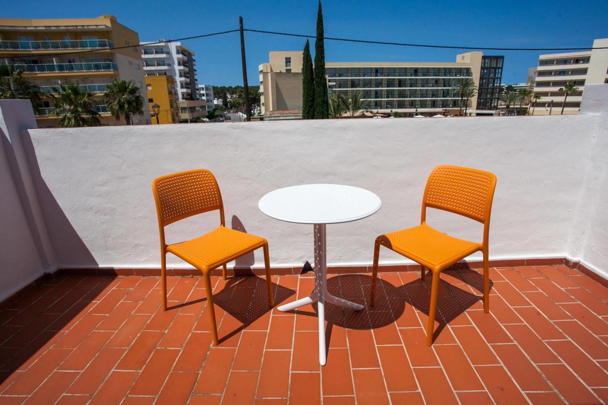Hostal Los Pinos Es Cana Εξωτερικό φωτογραφία